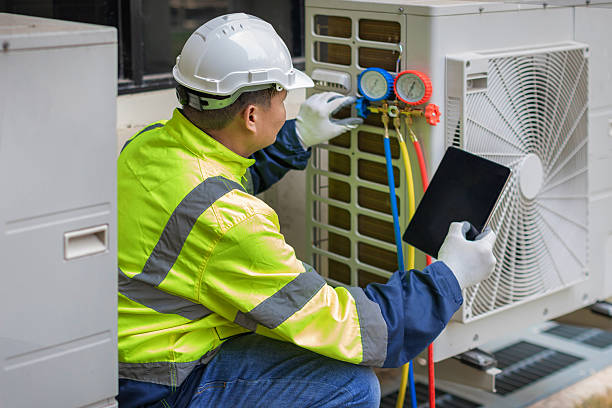 Professional Hvac technician working in Simsbury, CT